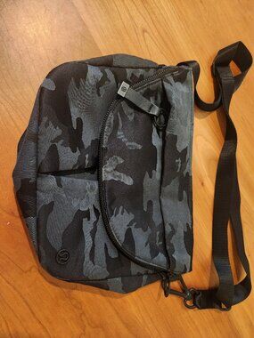 Lululemon Cameo Festival Bag